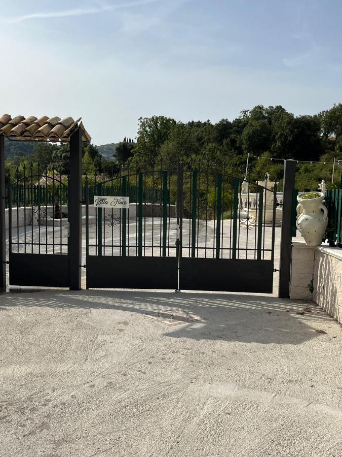 Villa Fiore - Piscina E Idromassaggio Итри Экстерьер фото
